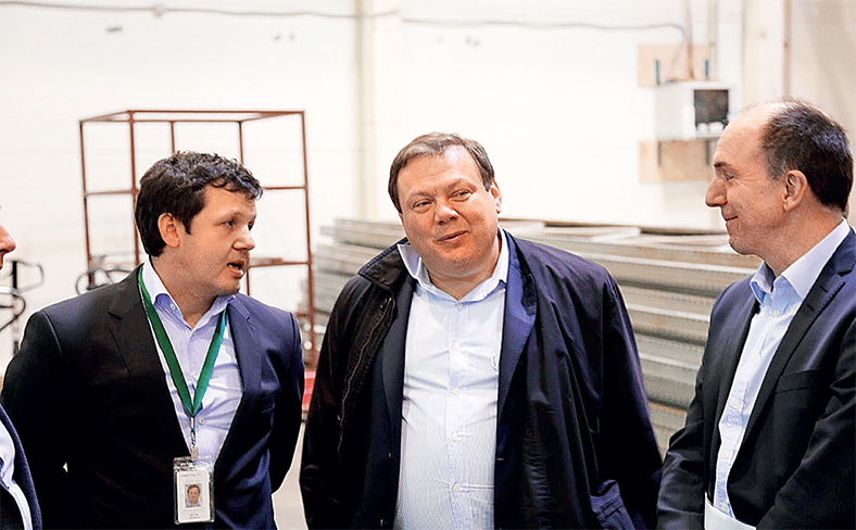 Цивилизация X5. От магазинов без товаров до магазинов без продавцов. Как «Перекресток» и «Пятерочка» изменили российскую торговлю Цивилизация X5. От магазинов без товаров до магазинов без продавцов. Как «Перекресток» и «Пятерочка» изменили российскую торговлю