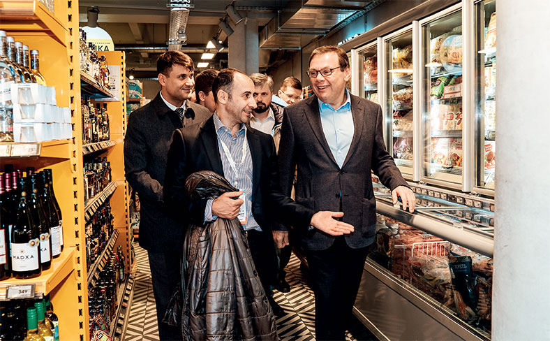 Цивилизация X5. От магазинов без товаров до магазинов без продавцов. Как «Перекресток» и «Пятерочка» изменили российскую торговлю Цивилизация X5. От магазинов без товаров до магазинов без продавцов. Как «Перекресток» и «Пятерочка» изменили российскую торговлю