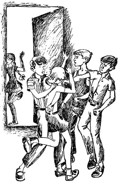Шумный двор - i_015.png