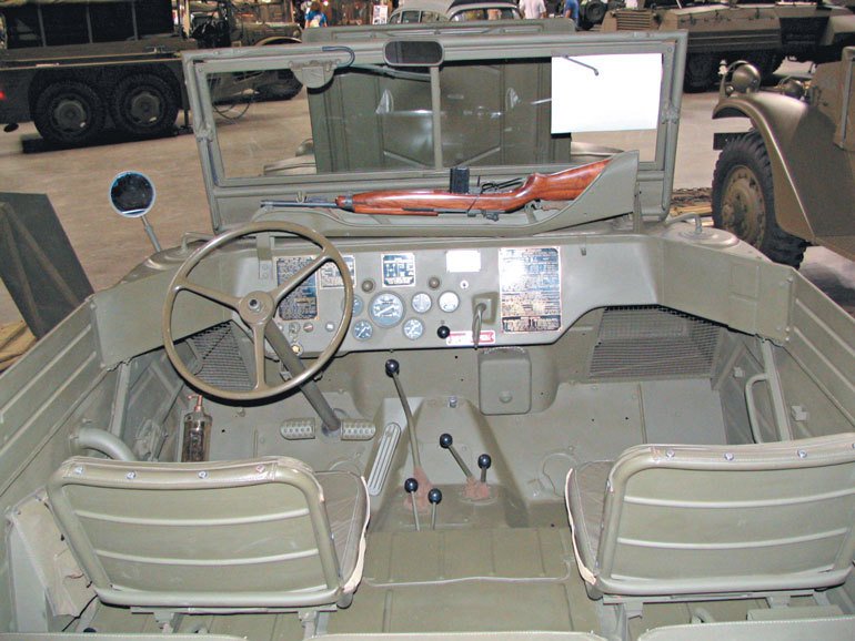 10 автомобилей, которые перевернули мир - i_170.jpg