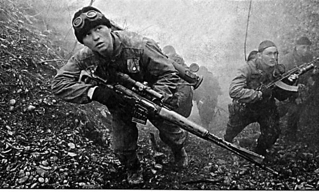 Учебник выживания снайпера. «Стреляй редко, но метко!» - i_037.jpg