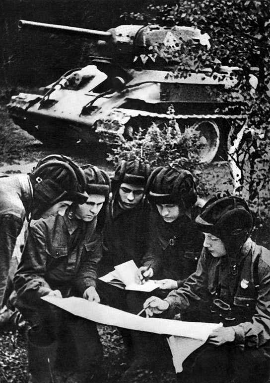Танковая гвардия в бою - _9.jpg
