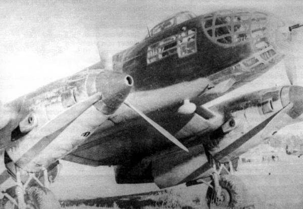 Дальний бомбардировщик Ер-2 - i_035.jpg