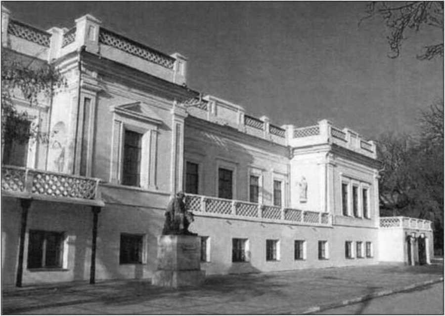 Сто великих операций спецслужб - i_028.jpg