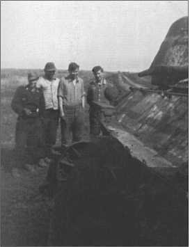 «Тигры» в снегу<br />Мемуары танкового аса - i_244.jpg