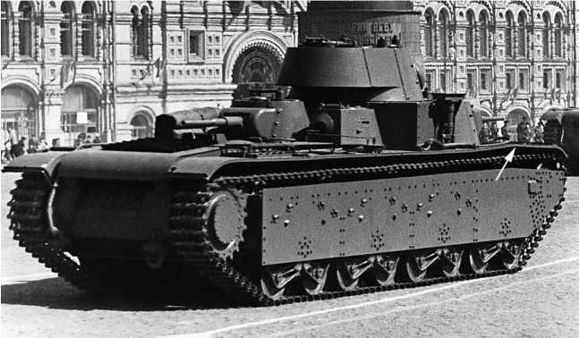 Советский тяжелый танк Т-35<br />(«Сталинский монстр») - i_054.jpg